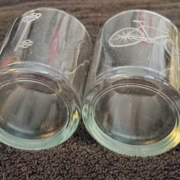 2 Crystal Old Fashioned Glasses Etched Key Bike - Picture 4 of 5